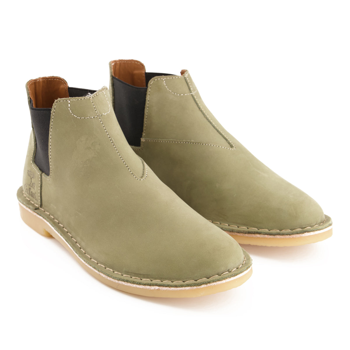 A pair of olive green Bata Safari Canopy boots with a pull-up leather design.