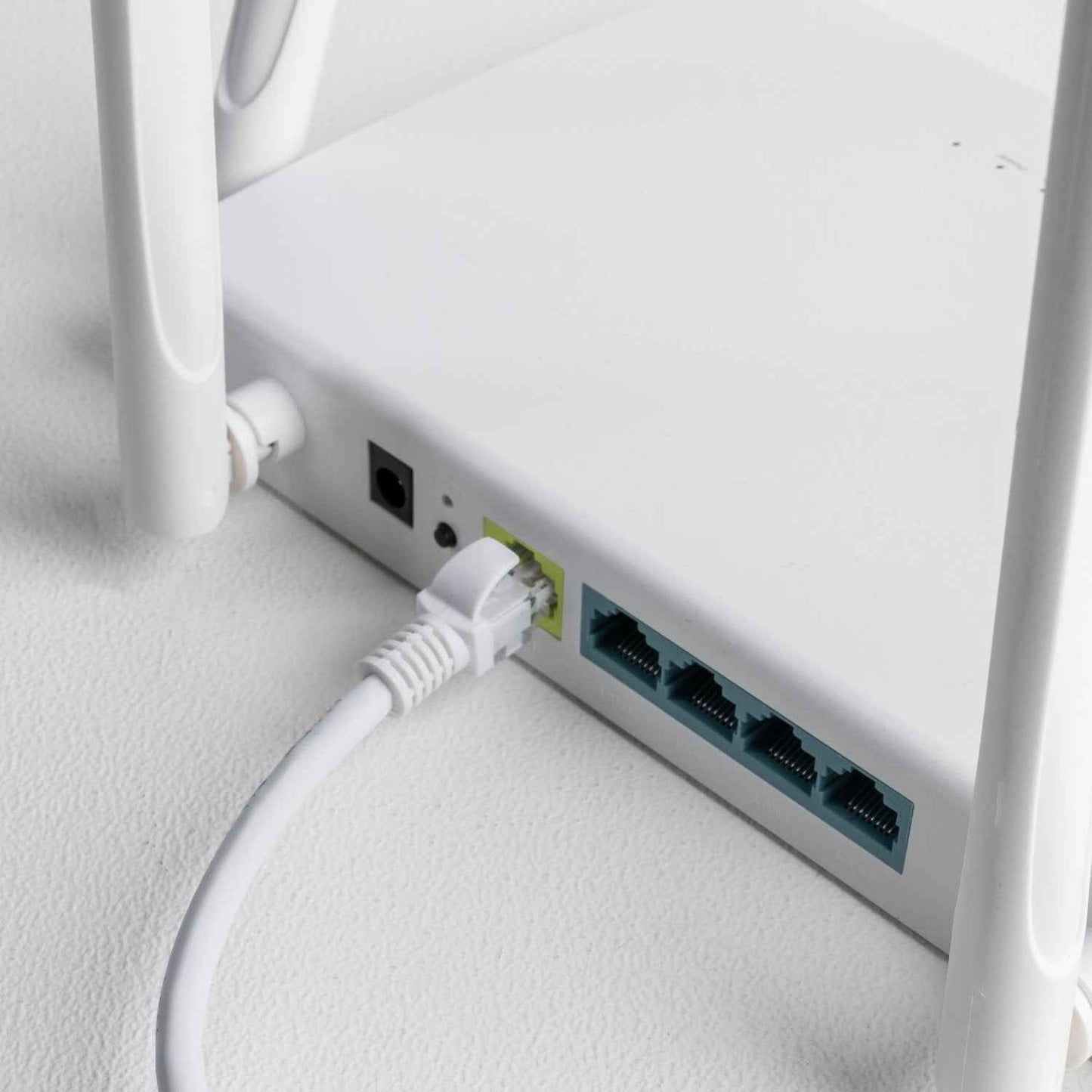 Gizzu Cat6 UTP Fly Lead Ethernet Network Cable 20cm White